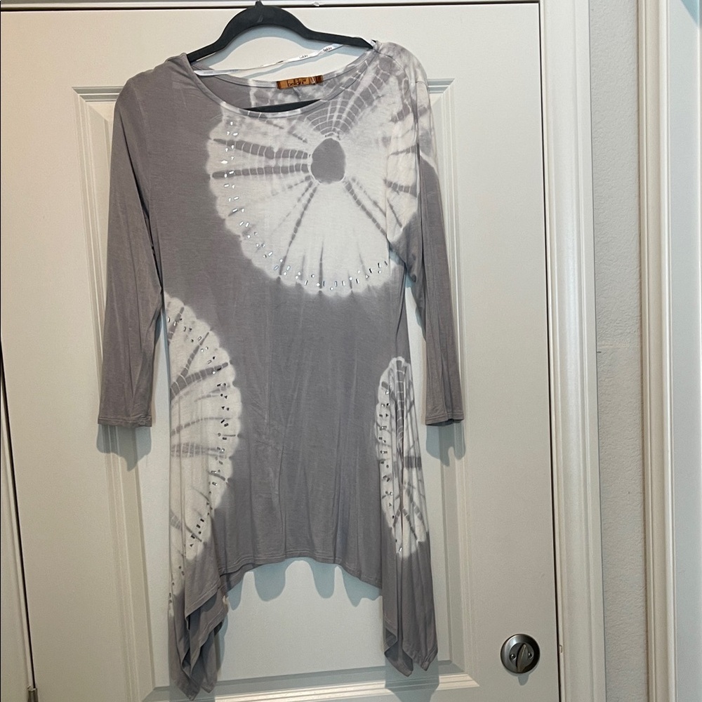 Belldini Gray and White Tie-Dye Tunic
